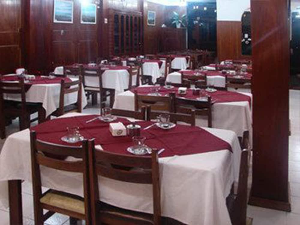 Cheltum Hotel Trelew Exterior foto