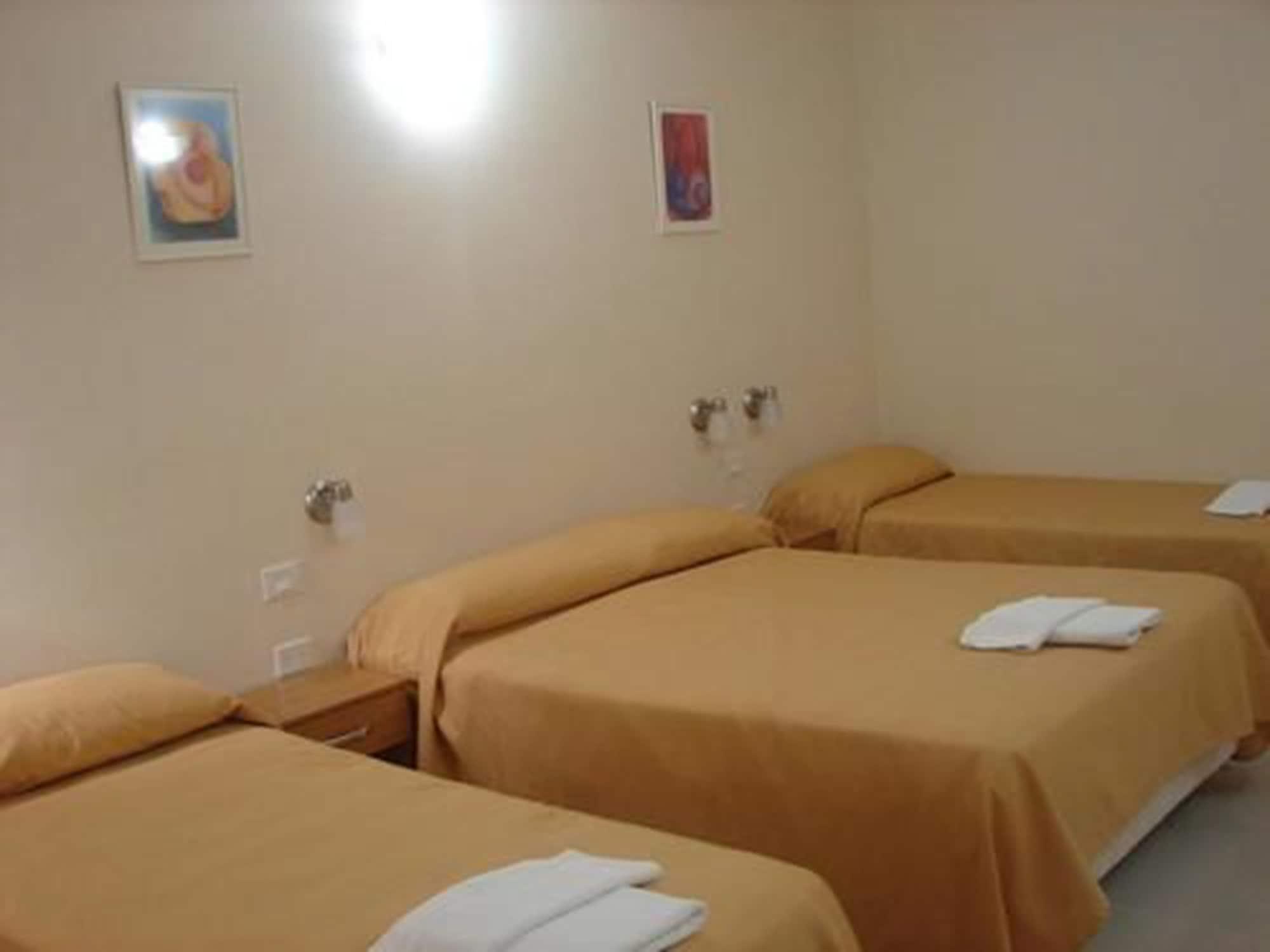 Cheltum Hotel Trelew Exterior foto